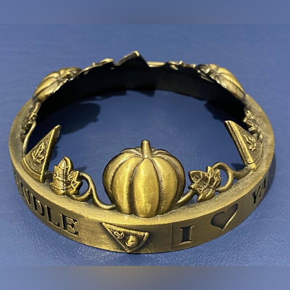 Yankee Candle Illuma-lid jar candle accessory for Fall— pumpkins and leaves - Picture 8 of 12